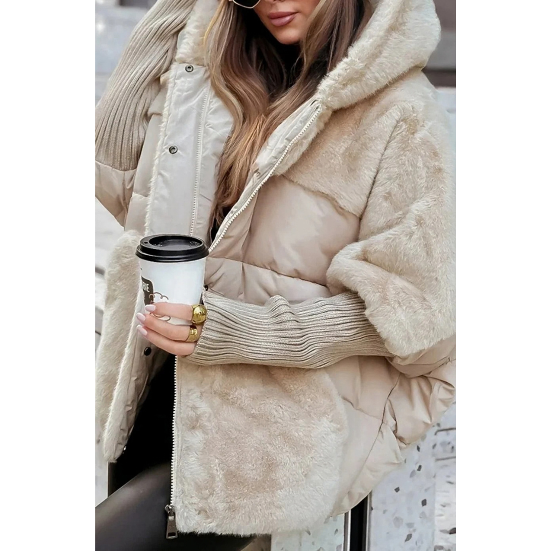 Roswitha | Damen Kurze Winterjacke mit Kunstfell, Kapuze und Bündchen