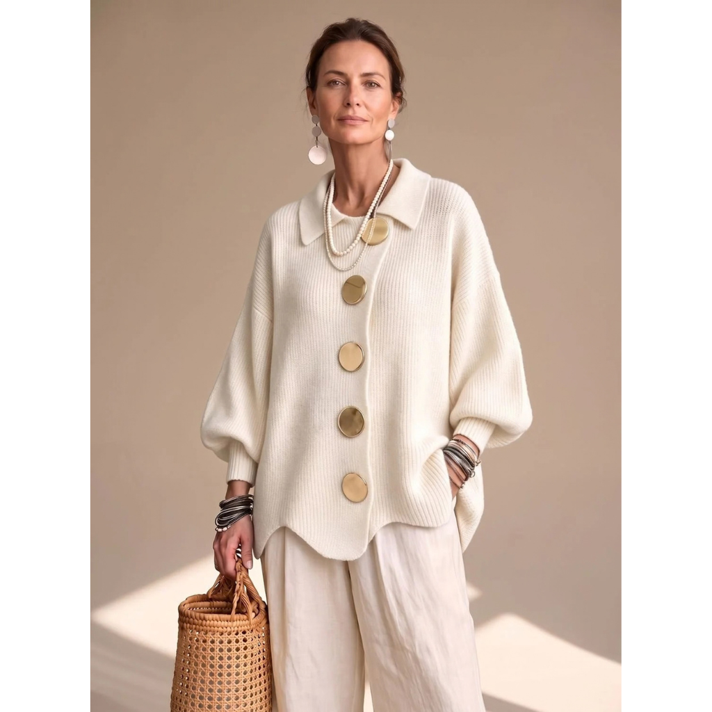 Roswitha | Damen Oversized Strickjacke mit goldenen Knöpfen