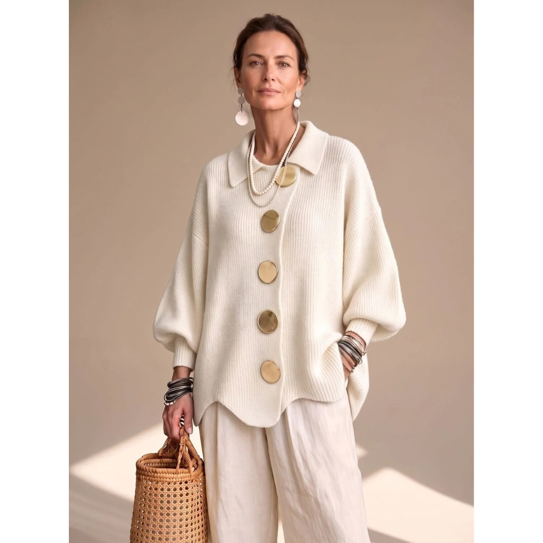 Roswitha | Damen Oversized Strickjacke mit goldenen Knöpfen