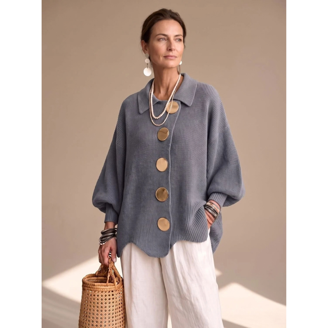 Roswitha | Damen Oversized Strickjacke mit goldenen Knöpfen