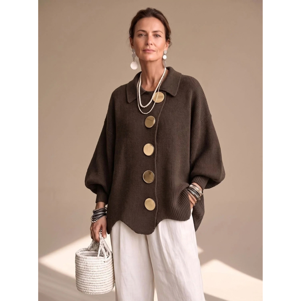Roswitha | Damen Oversized Strickjacke mit goldenen Knöpfen
