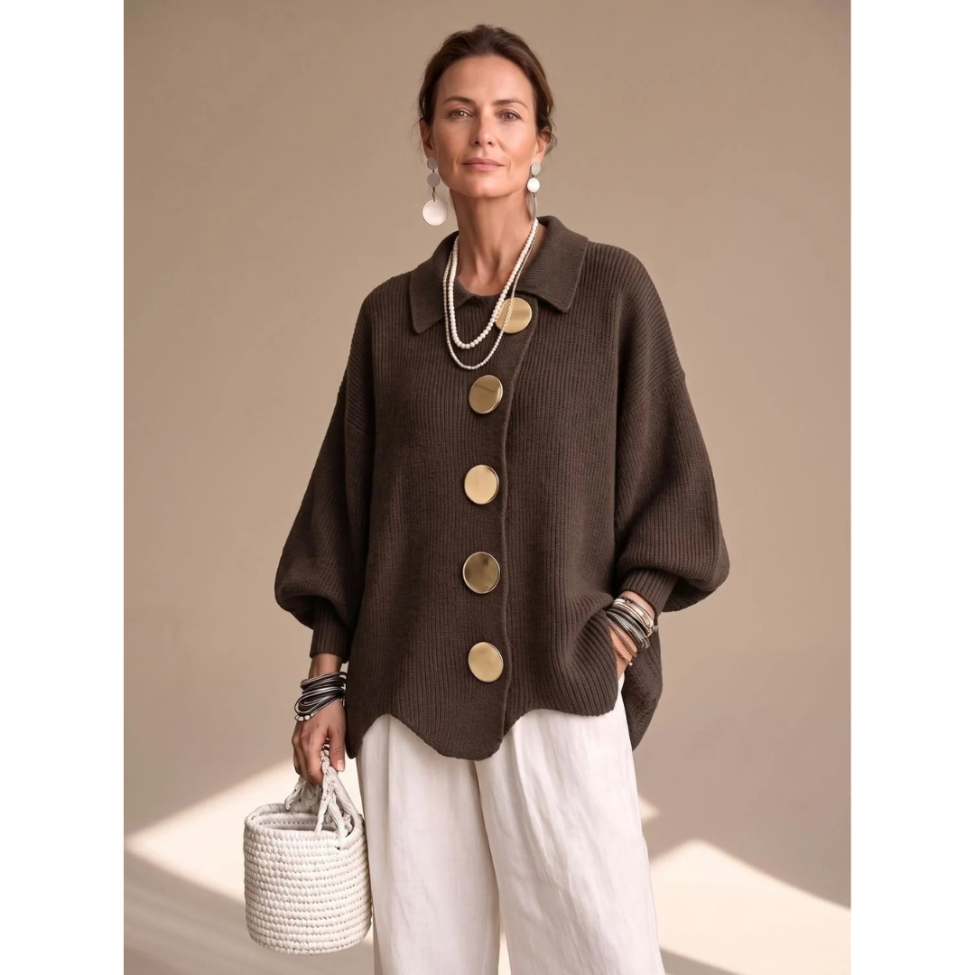 Roswitha | Damen Oversized Strickjacke mit goldenen Knöpfen