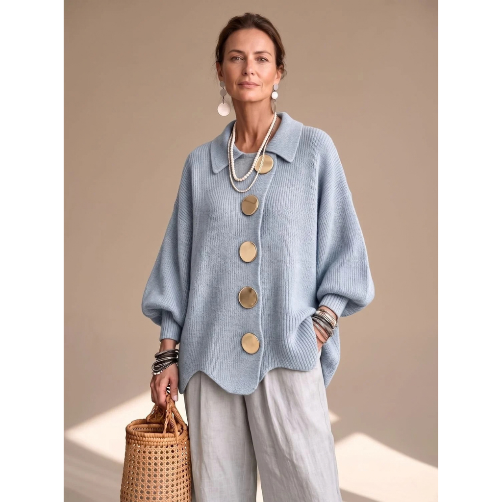 Roswitha | Damen Oversized Strickjacke mit goldenen Knöpfen