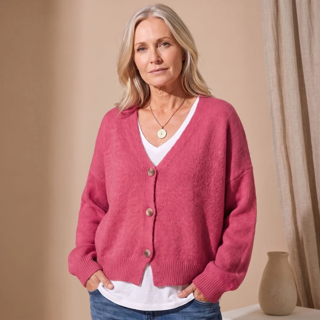 Sigrid | Damen Strickjacke mit V-Ausschnitt und Knöpfen