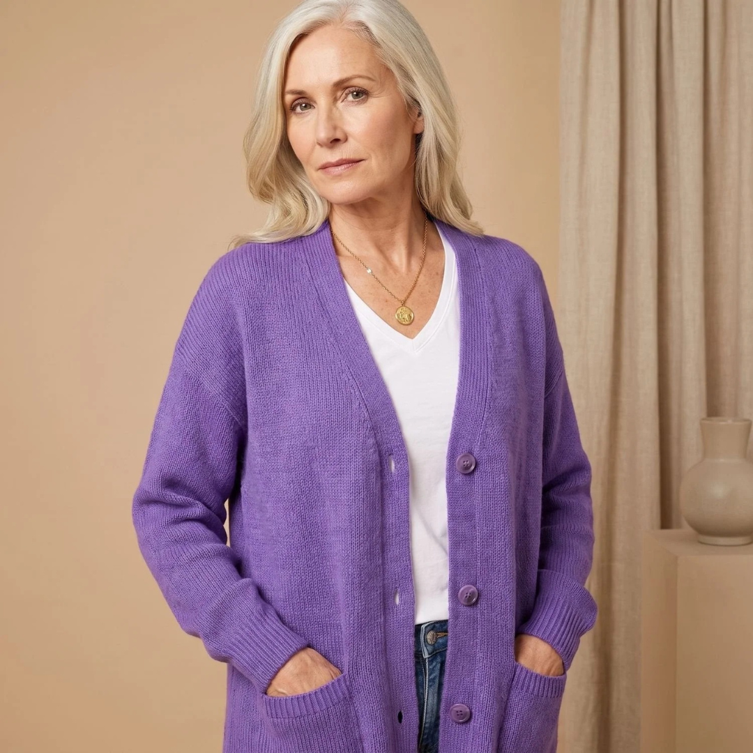 Sigrid | Damen Strickjacke mit V-Ausschnitt und Knöpfen