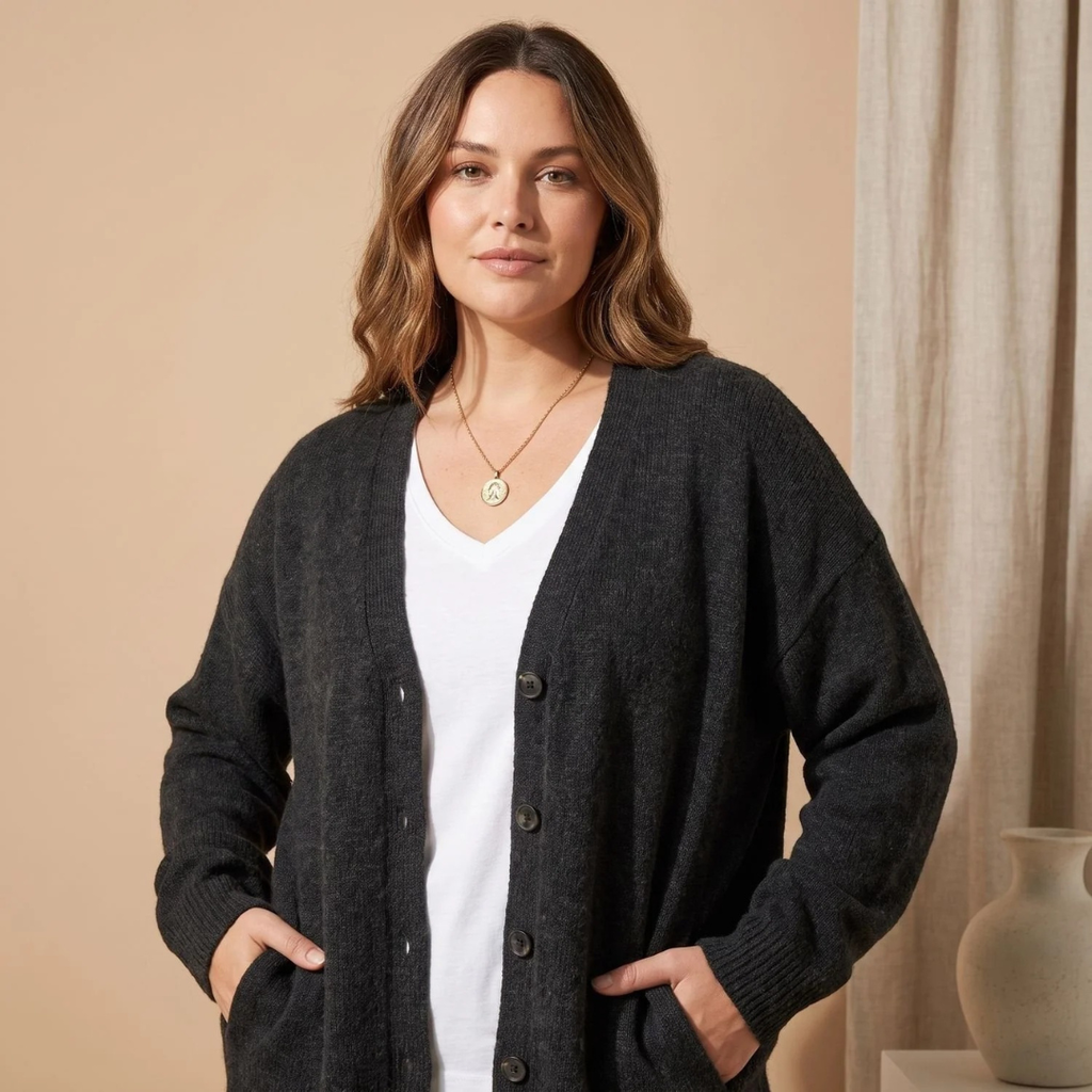 Sigrid | Damen Strickjacke mit V-Ausschnitt und Knöpfen