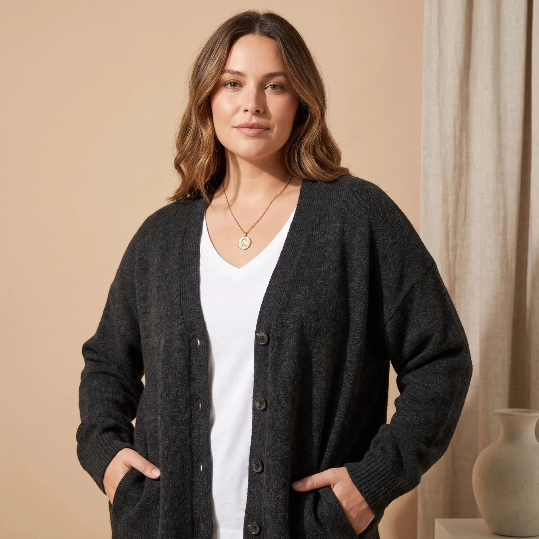 Sigrid | Damen Strickjacke mit V-Ausschnitt und Knöpfen