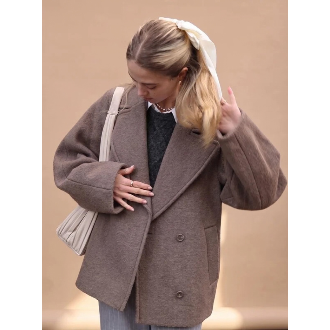 Sigrid | Damen Wollmantel in Grau mit Revers und Oversize Design