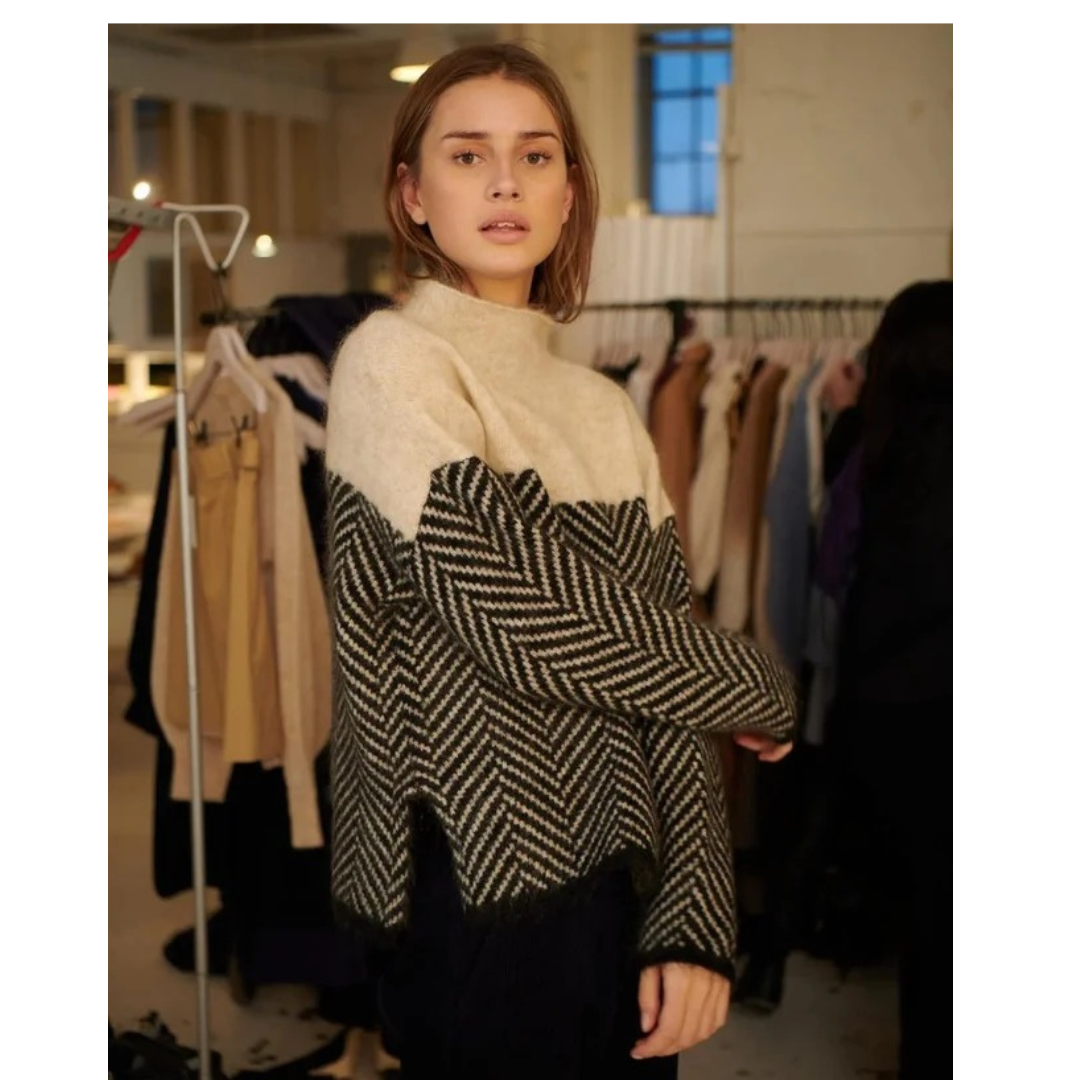 Theresa | Damen Rollkragenpullover mit Zickzack Muster