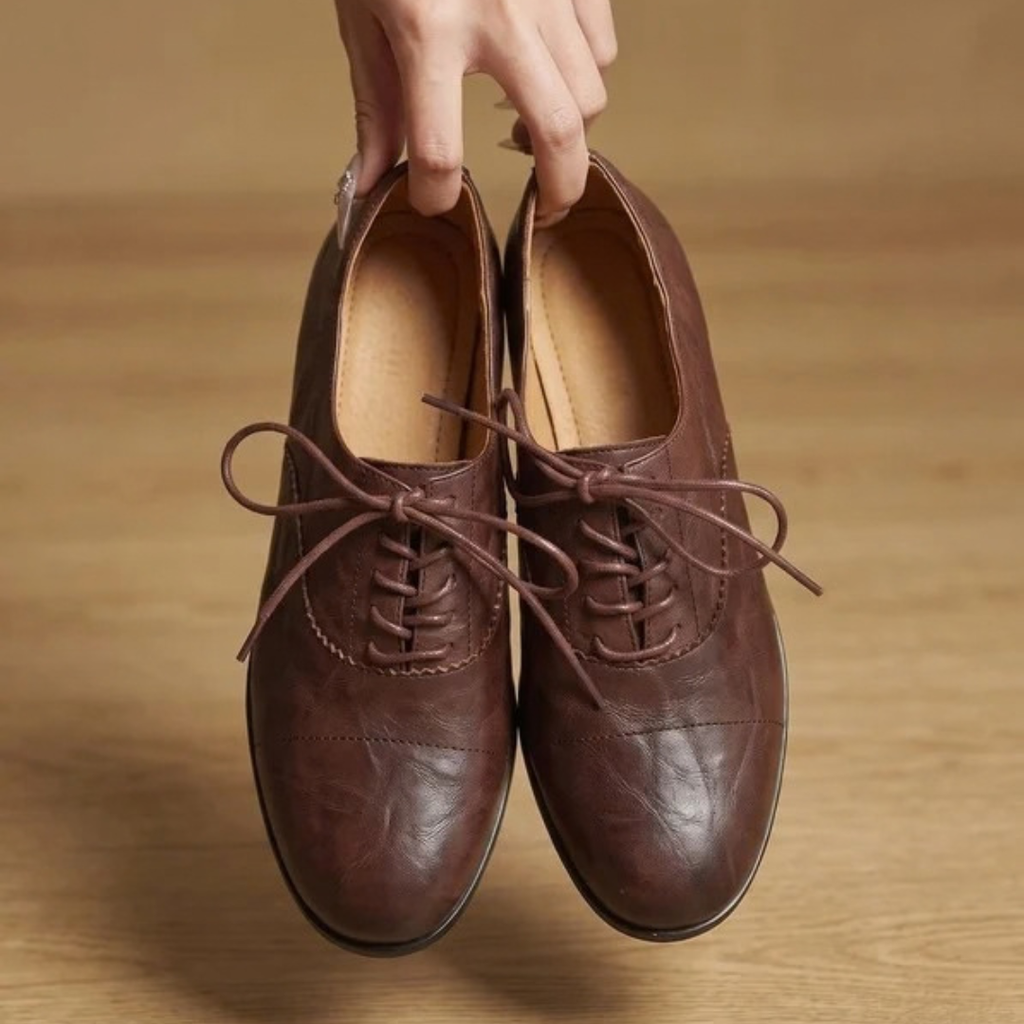 Veronika | Damen Orthopädische Schuhe mit flacher Form und Schnürschuh