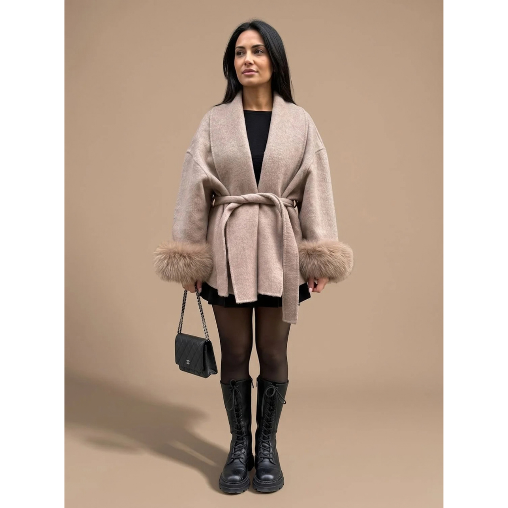 Yvonne | Damen Winterjacke mit Gürtel und Fell Design